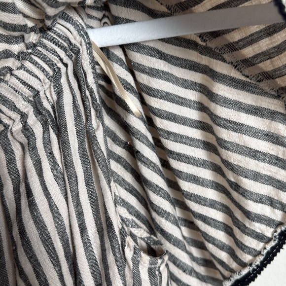 Out of Office Trina Turk Gray/White Striped Ruffle Linen Mini Dress Size Large - Picture 4 of 6